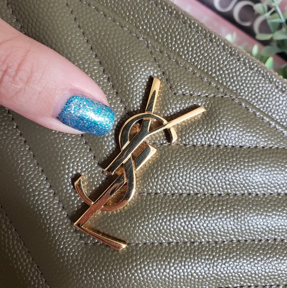 Authentic Pre-owned Yves Saint Laurent Grain De Poudre Bill Pouch Clutch - Picture 5 of 13